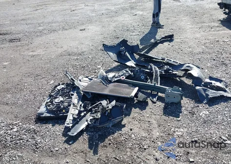 2018 Toyota Rav4 Xle из США, поврежденный, VIN JTMWFREV6JJ166861